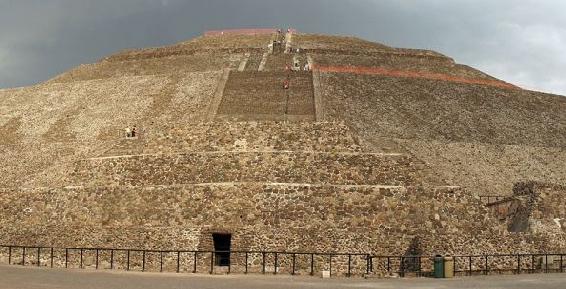 File:Pyramid of the Sun stairway Teotihuacan 03 2014 MEX 7972.JPG