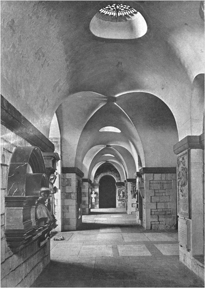 Crypt under St. Paul's Cathedral