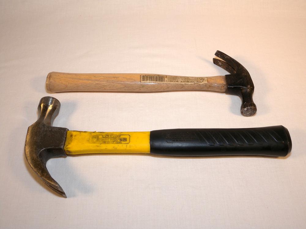 Claw hammer.