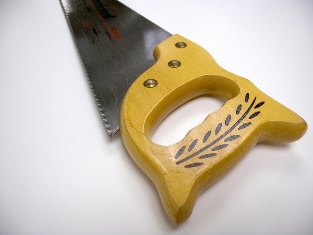 Handsaw.