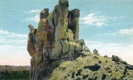 https://upload.wikimedia.org/wikipedia/commons/a/aa/Teapot_Rock_postcard_crop.jpg