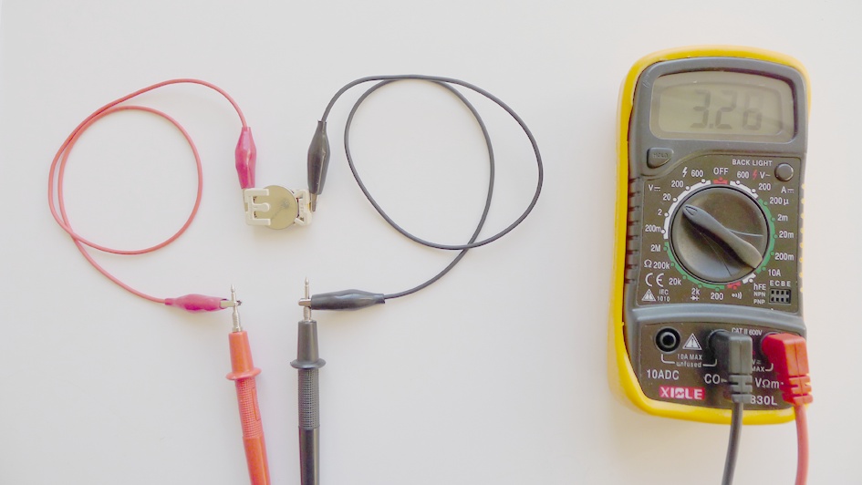 Reading voltage of a fresh CR2032 battery