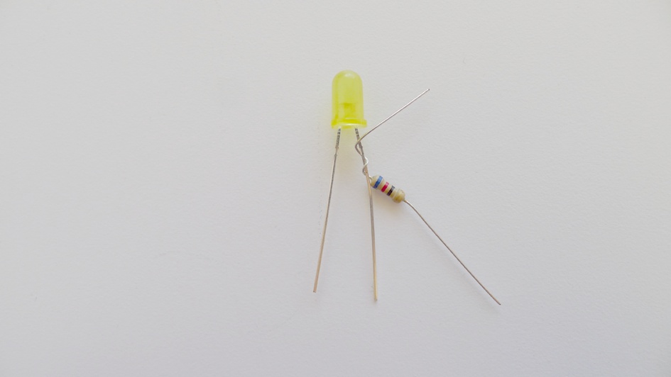 Wrapping resistor leg around positive leg of LED