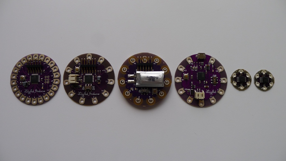 LilyPad microcontroller options: LilyPad Arduino 328, LilyPad Arduino Simple, LilyPad Arduino Simple Snap, LilyPad Arduino USB, LilyPad Twinkle, and LilyPad Tiny