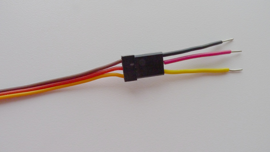 Servo cable with hookup wires