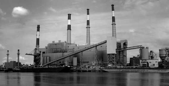 https://upload.wikimedia.org/wikipedia/commons/thumb/a/af/Ravenswood_power_plant.jpg/1024px-Ravenswood_power_plant.jpg