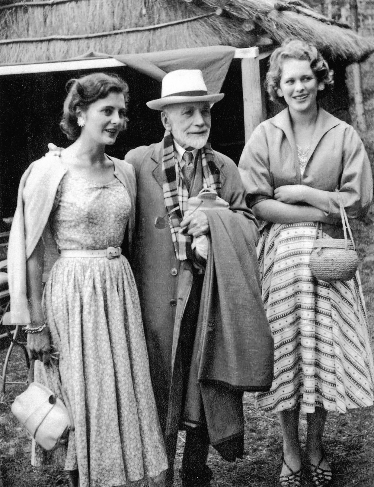 A visit to Bernard Berenson at I Tatti, arranged by Patrick Lindsay; l to r: Vanessa Jebb, B.B., Antonia; August  1950 . 