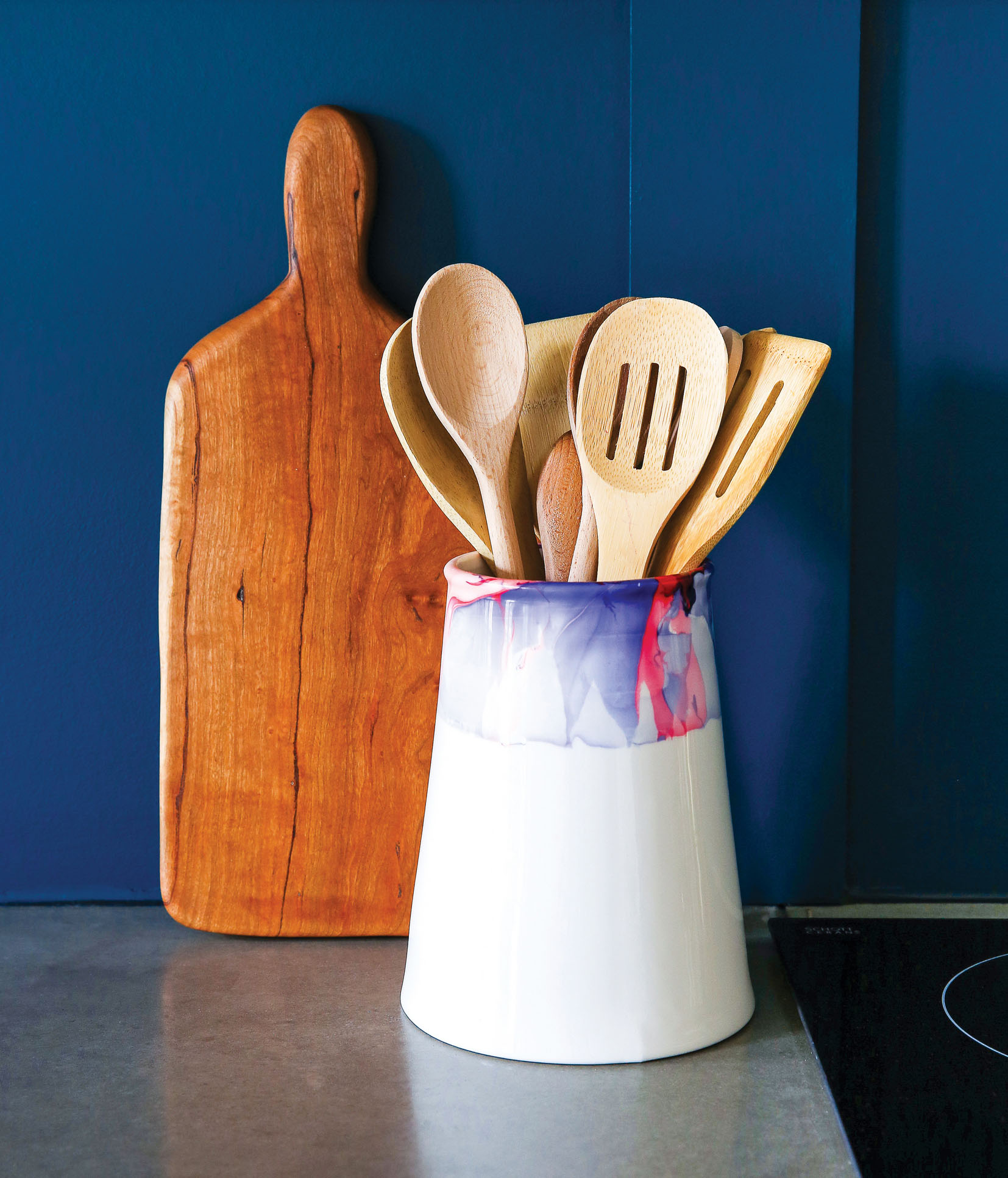 Marble-Dipped Utensil Holder