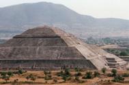 File:PyramidOfTheSunTeotihuacan.jpg