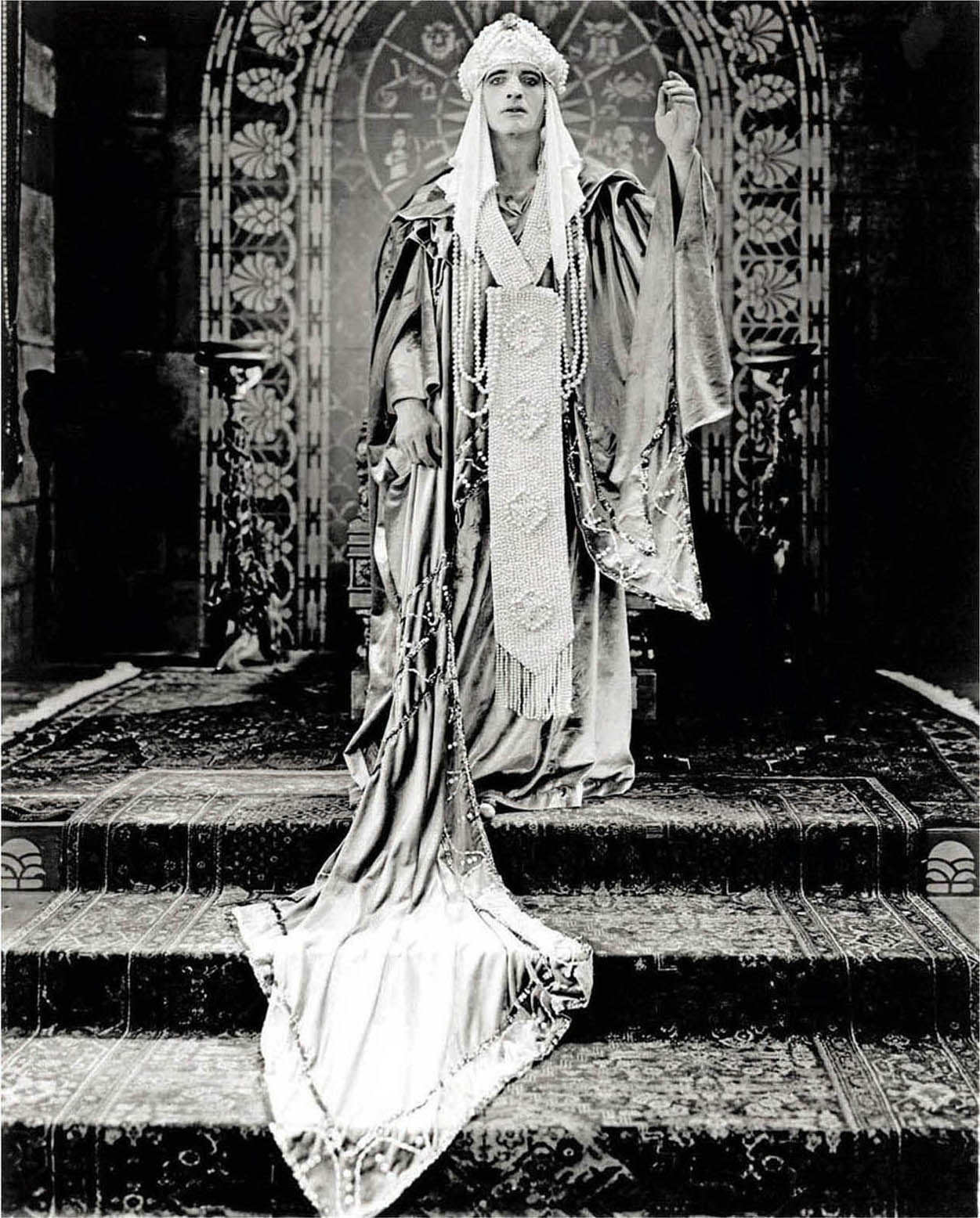 Fritz Leiber in The Queen of Sheba.