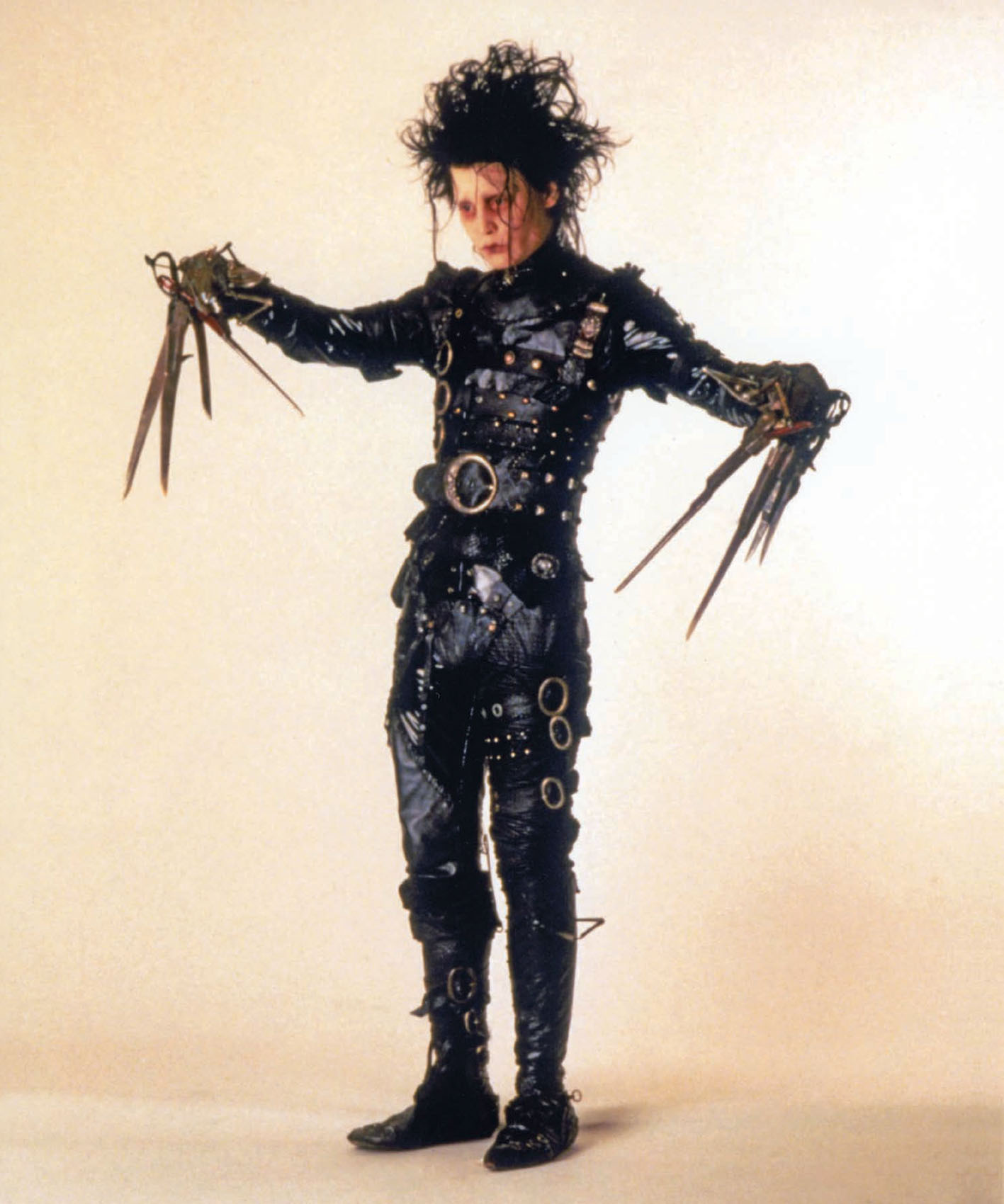 Johnny Depp as Edward Scissorhands (1990).