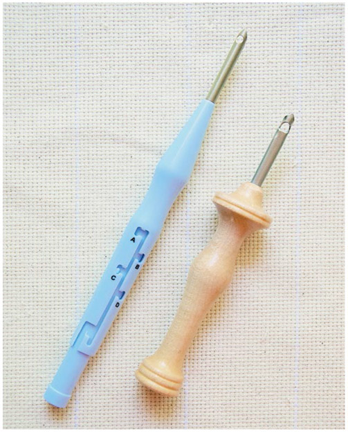 Adjustable punch needle (left) and Oxford Punch Needle (right).