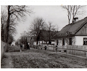 T:\0800\0826-8-Webb_Chris_II\Original11\belzec death camp book images\belzec death camp book images\fig 1 Belzec village.jpg