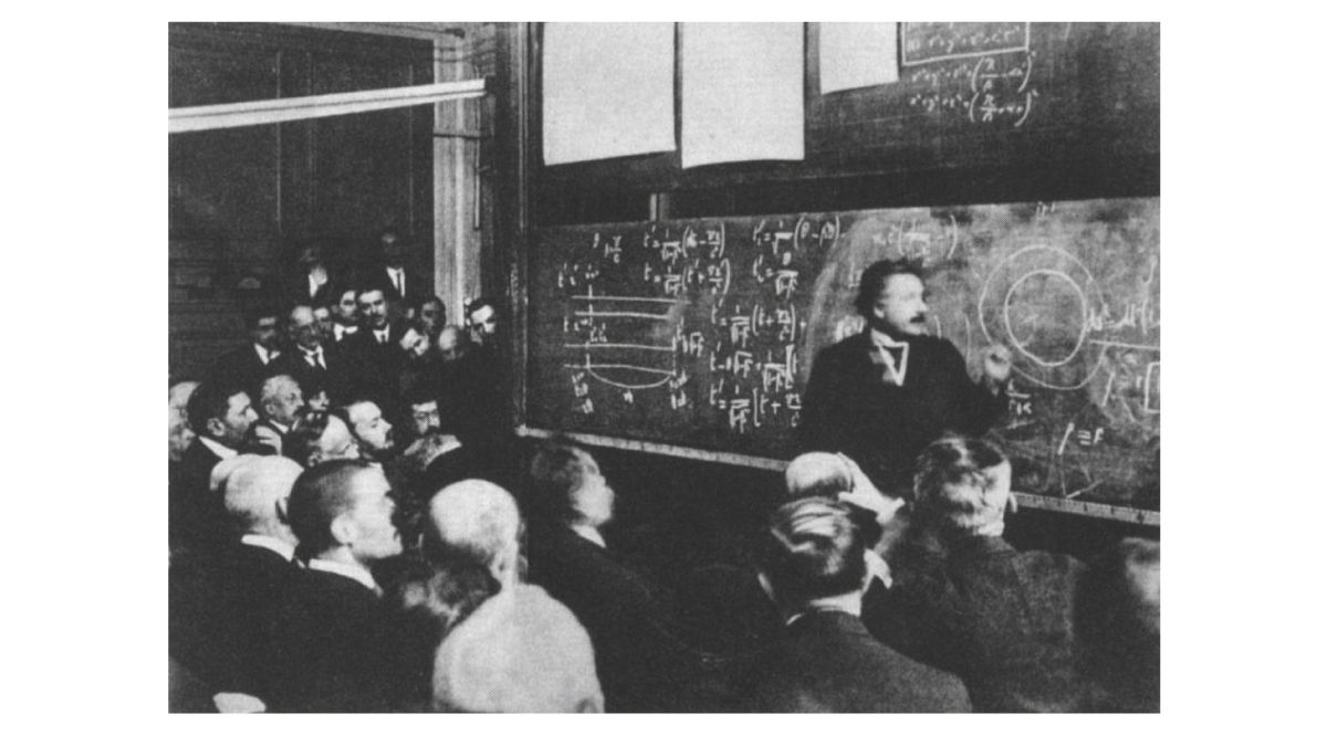 Einstein donnant un cours sur la relativité, Paris, 1922. D.R.