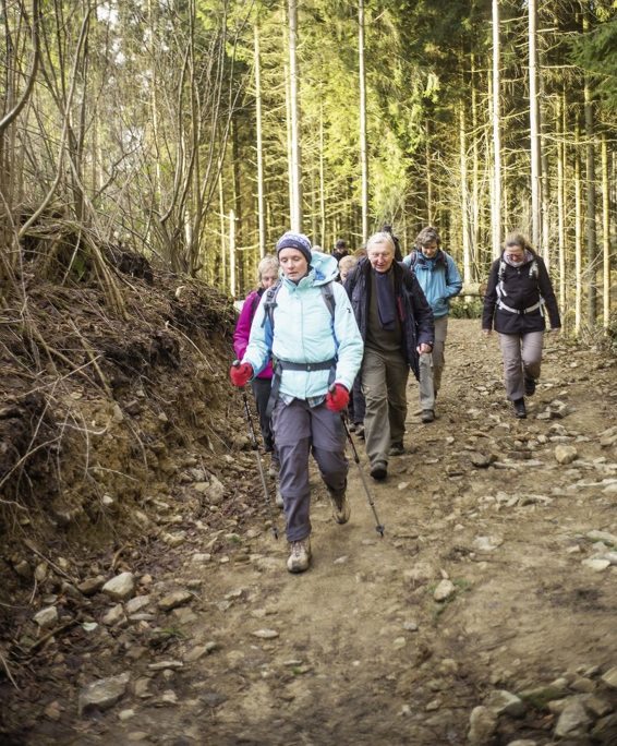 Teil der Heilung Im Bergischen Land trainieren die Patienten für ihren langen Marsch durch Spanien.