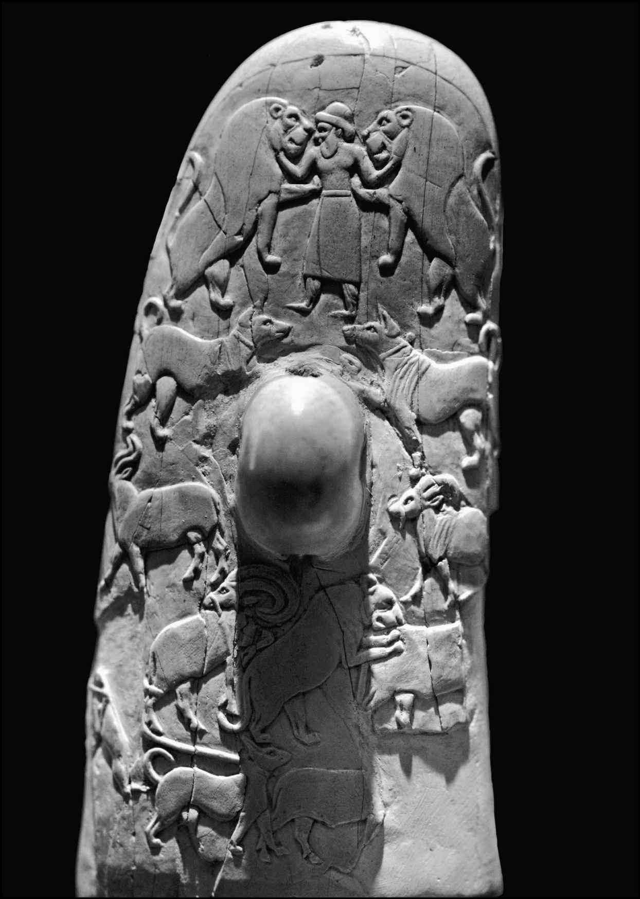 Ivory and flint knife handle depicting the Lord of Beasts, found in Egypt (c. 3450  b.c.e. ) Rama / CC BY-SA 2.0 FR / Wikimedia Commons