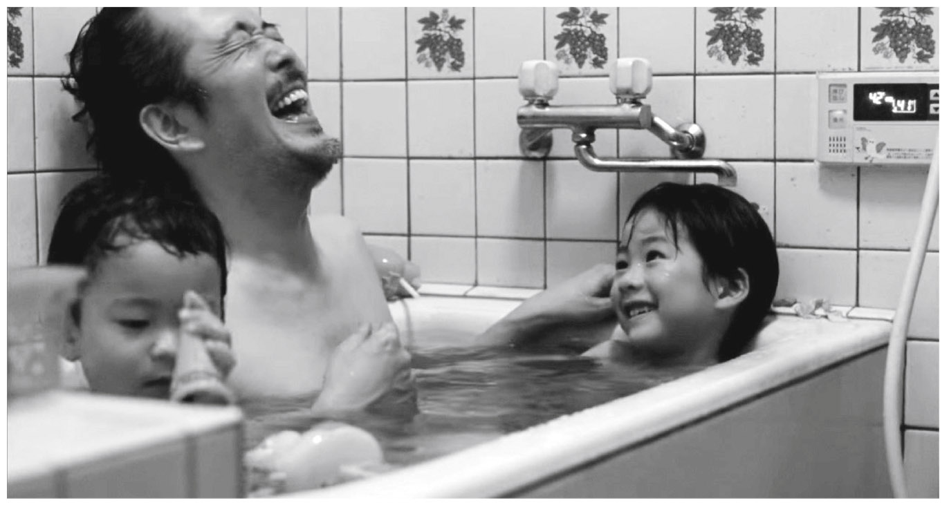  La vie quotidienne de la petite bourgeoisie :   (Hirokazu Kore-eda, 2013).