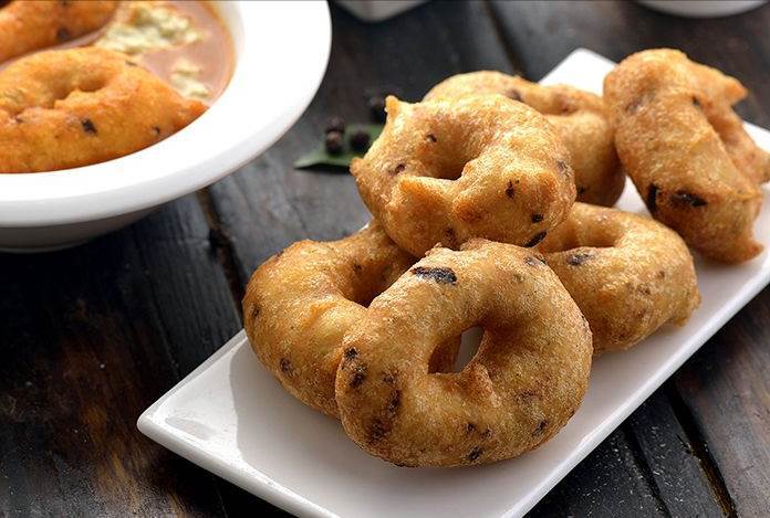 Mumbai roadside medu vada recipe | Step by Step medu vada recipe |