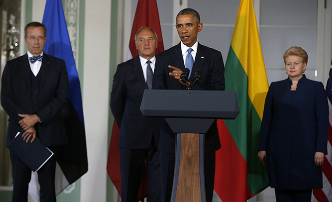 The presidents of the Baltic states (from left to right: Toomas Hendrik Ilves of Estonia, Andris Bērziņš of Latvia, and Dalia Grybauskaitė of Lithuania) meet with U.S. president Barack Obama on September 3, 2014, in Tallinn, Estonia, just prior to the NATO Summit in Wales, United Kingdom. (AP Photo/Charles Dharapak)