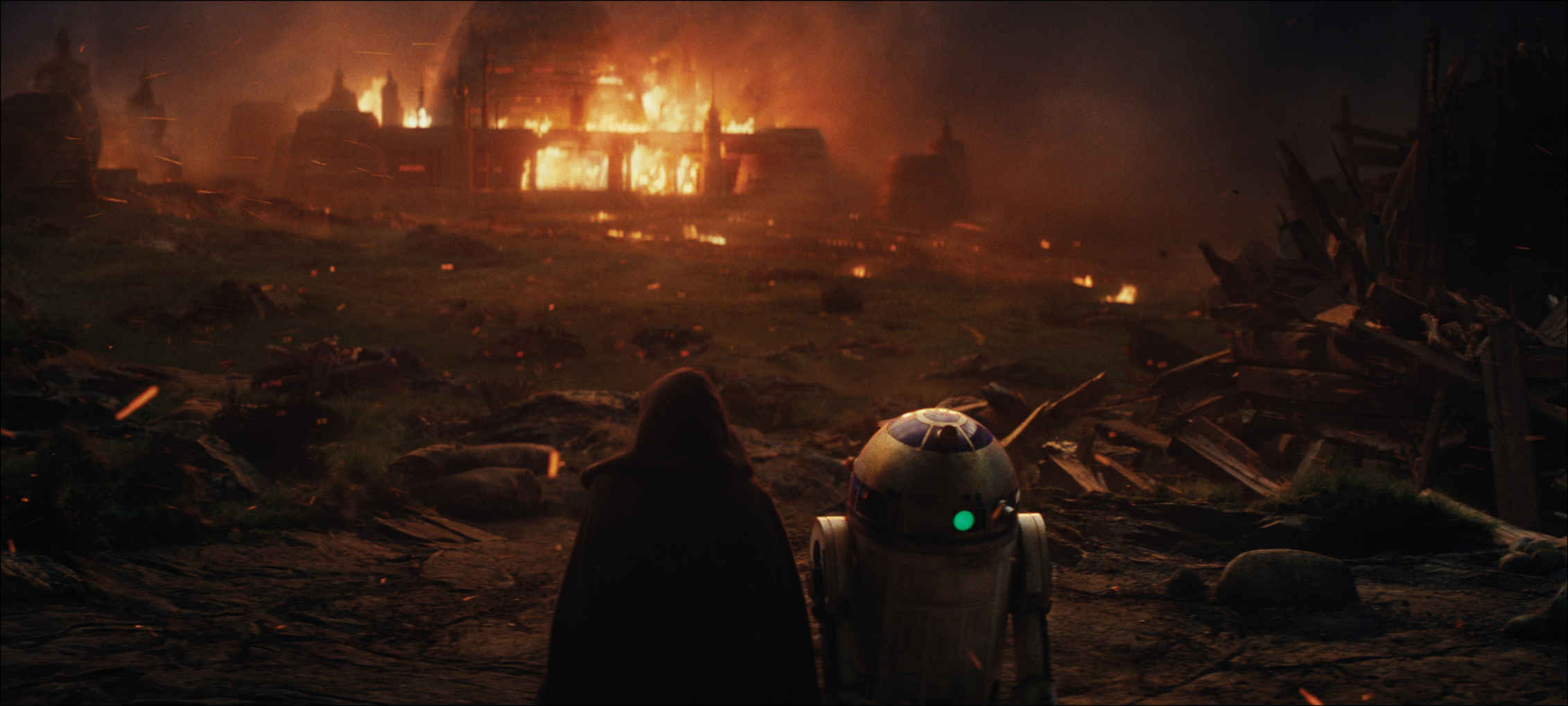 Star Wars: The Last Jedi  Photo: Film Frames Industrial Light & Magic/Lucasfilm  ©2017 Lucasfilm Ltd. All Rights Reserved. 