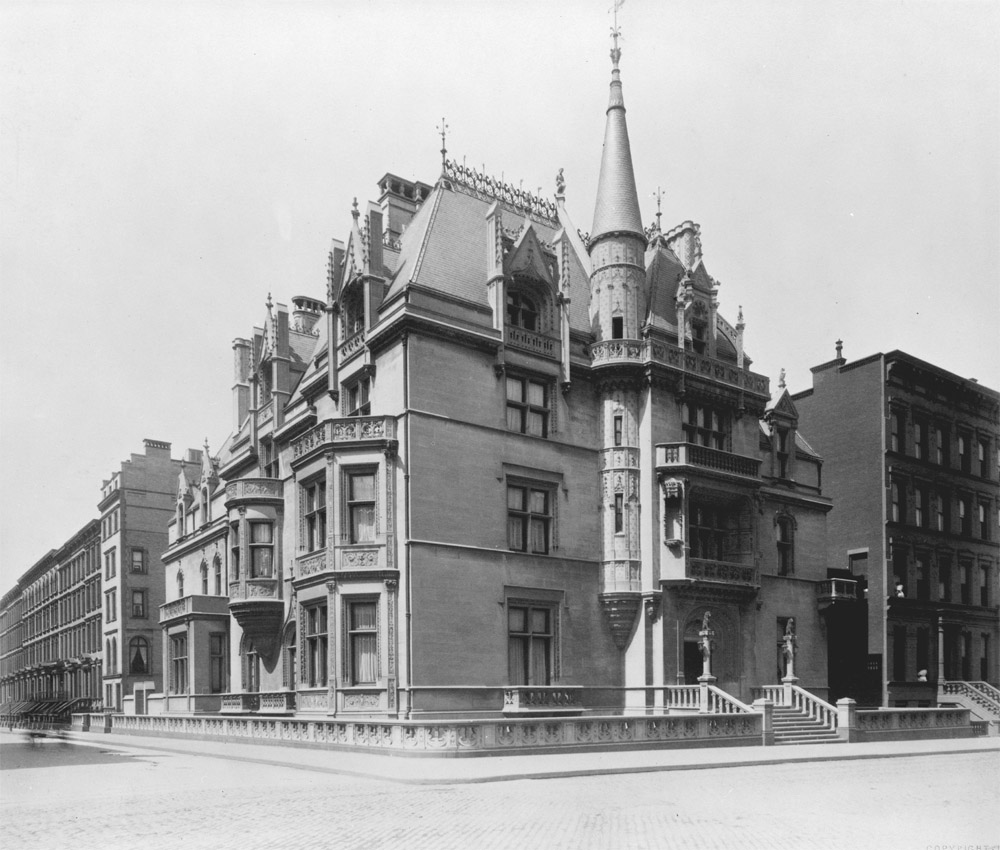 The residence of William K. Vanderbilt at 660 Fifth Avenue, circa 1883. Alva Vanderbilt worked with her favorite architect, Richard Morris Hunt, to design the “Petit Chateau,” a limestone house in the French Renaissance style. It was distinctly different from the brown-stone houses that surrounded it. Alva conspired with Hunt to build imposing houses in New York, Newport, and on Long Island. Addison Mizner would have experienced them all