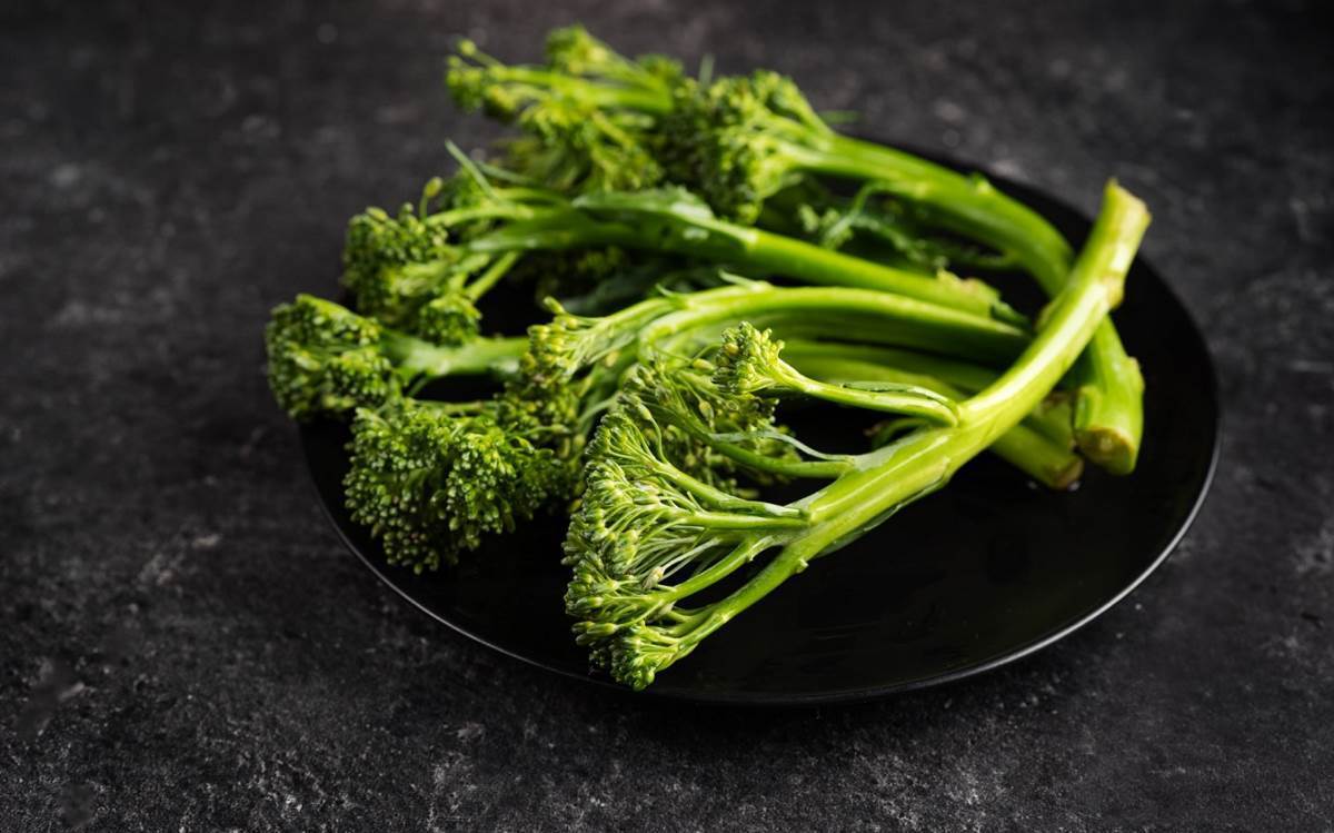 A bowl of broccoli Description automatically generated