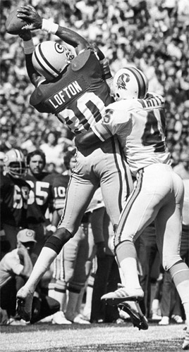 Wide receiver James Lofton helped reinvigorate the Packers’ offense in 1978, catching forty-six passes for 818 yards and six touchdowns. (wisconsin state journal)