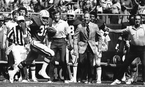 The Packers’ 1979 season had few bright spots, but Steve Atkins’s (32) run from scrimmage against the Saints got the entire Green Bay sideline excited, including Coach Bart Starr, during the 28–17 victory. (courtesy of green bay press-gazette from tom pigeon collection)