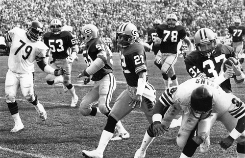 Packers safety Mark Murphy (37) anchored a defense that featured Mike Douglass (53), John Anderson (59), Mark Lee (22), Casey Merrill (78), and Mike Butler (77). (courtesy of green bay press-gazette from tom pigeon collection)