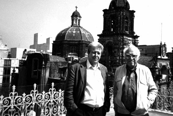 Con Carlos Monsiváis en la terraza del Museo del Estanquillo (México D. F., 2007)