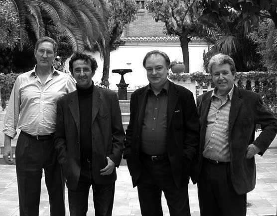 Con Christopher MacLehose, editor británico de Roberto Bolaño, Bolaño y Enrique Vila-Matas