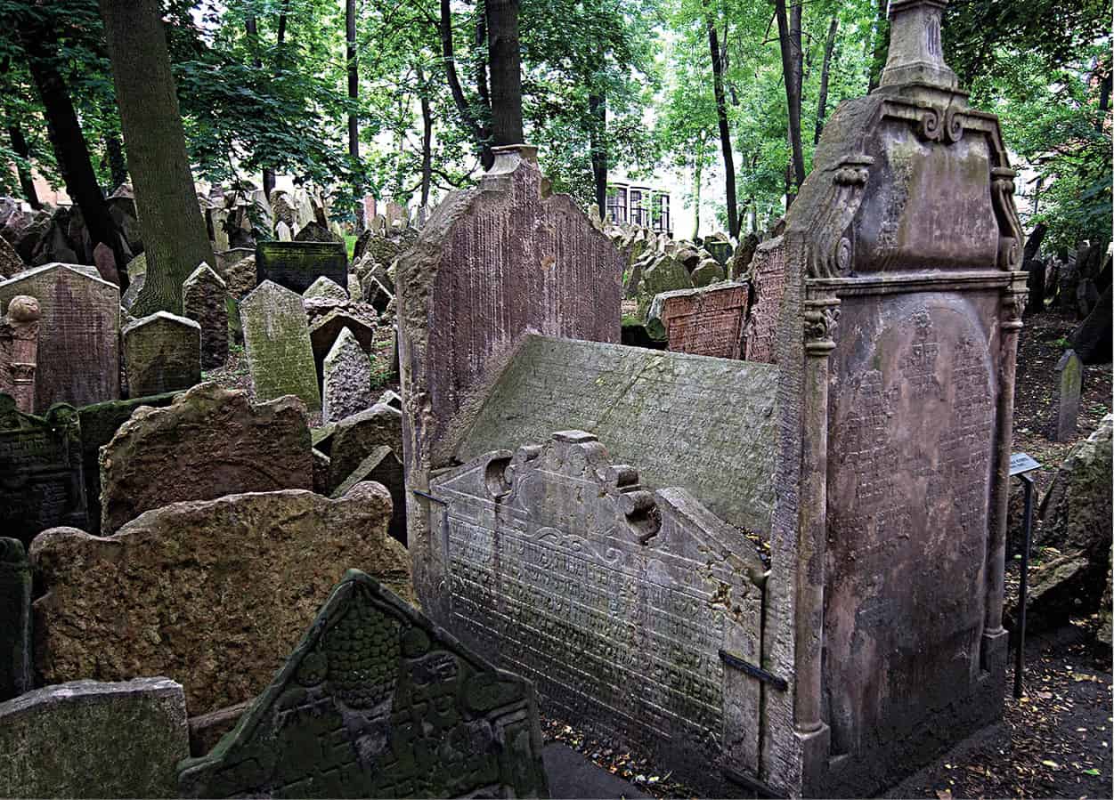 Old_Jewish_cemetery_4_Prague_Prague_EC.jpg