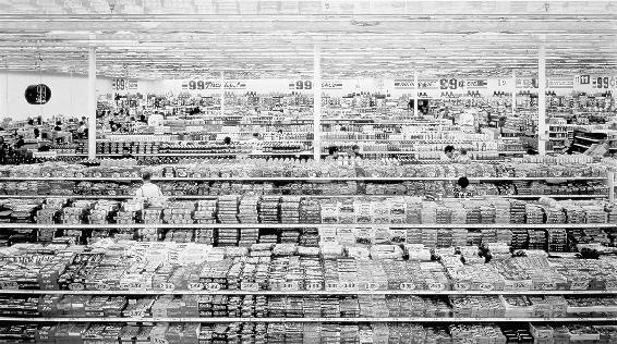 Andreas Gursky, 99 cents, 2000