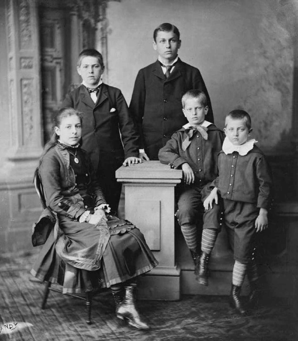 https://upload.wikimedia.org/wikipedia/commons/f/fe/Garfield_children.jpg