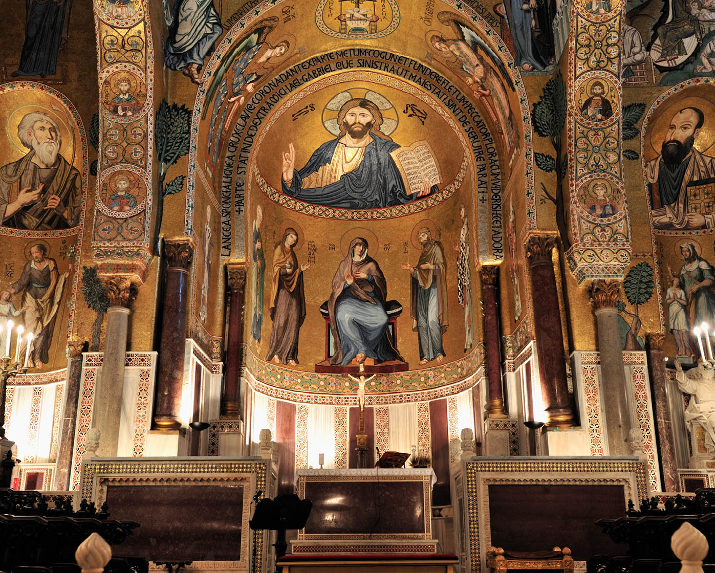 Immagine di Cristo pantocratore, XII secolo, Palermo, Palazzo dei Normanni, abside della cappella Palatina