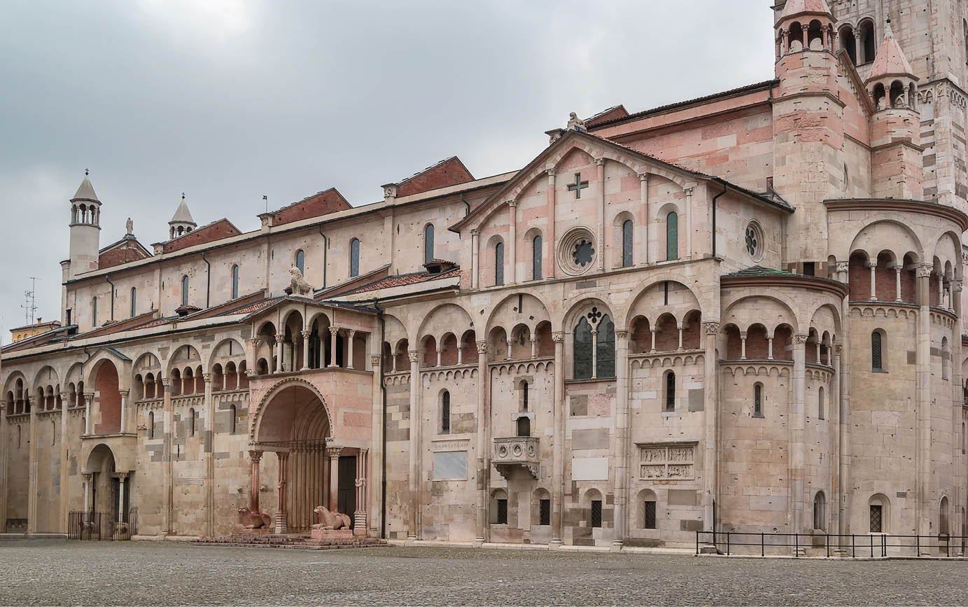 Immagine di cattedrale di Santa Maria Assunta in Cielo e San Geminiano a Modena, veduta della Porta Regia dalla Piazza Grande, XI-XIV secolo