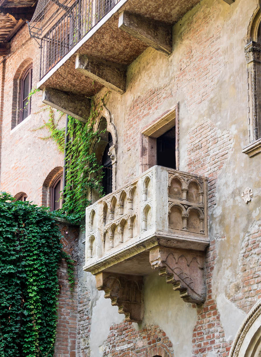 Immagine della casa di Giulietta a Verona con il celebre balcone