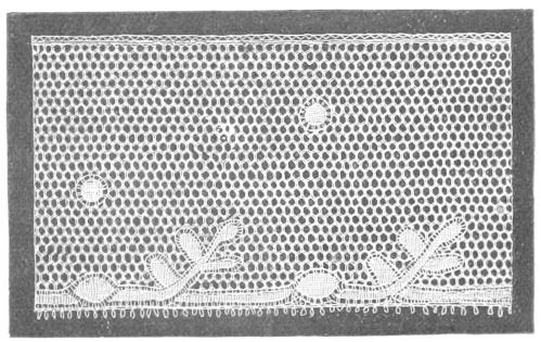 Lace with double threads in hexagonal ground