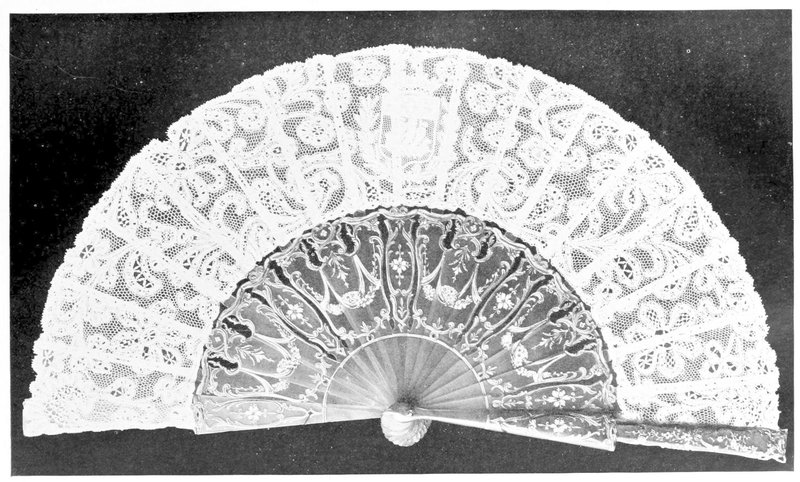 Complete lace fan