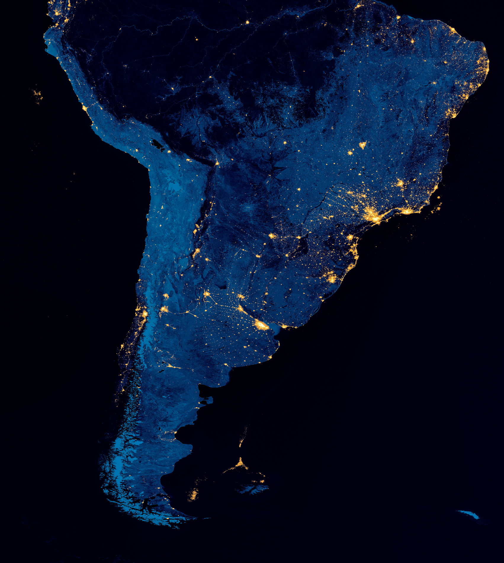 About 300-500 kilometres from the South American coast a floating city of light appears in the Southern Atlantic Ocean. It’s a flotilla of squid-fishing boats close to the boundary of the exclusive economic zone of Argentina. © NASA/NOAA Suomi National Polar-orbiting Partnership.