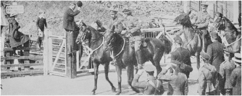 H.M. THE KING, WITH BRIGADIER-GENERAL LORD LOVAT AND MAJOR-GENERAL BRUCE HAMILTON.