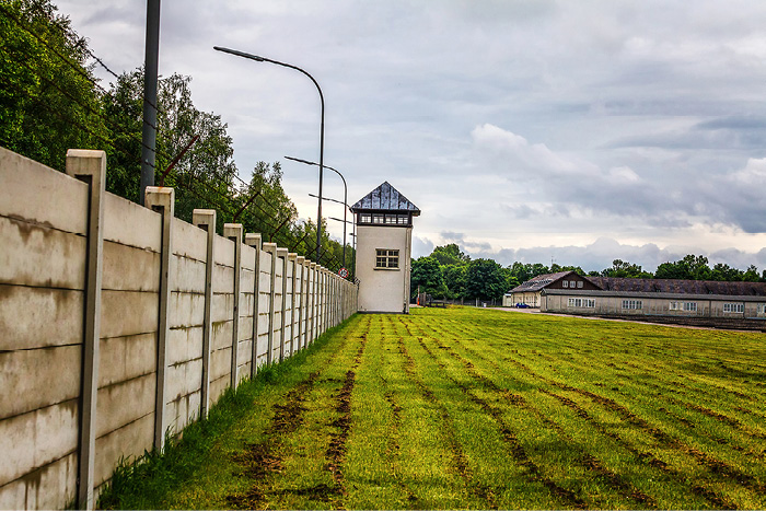 04-03_shutterstock_156287870_Dachau.jpg