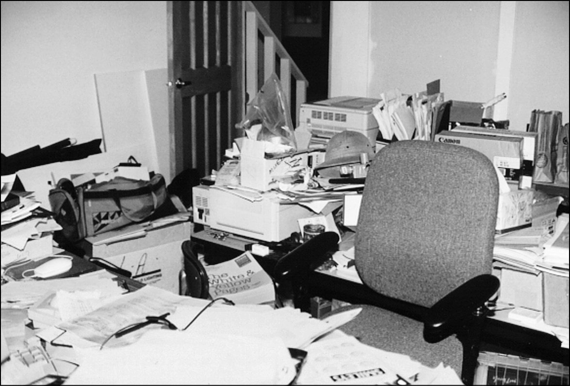 2_1_messydesk.tif