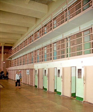 File:Alcatraz - D Block (1038970038).jpg