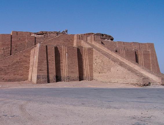 Ancient_ziggurat_at_Ali_Air_Base_Iraq_2005