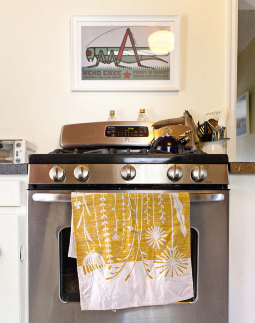 stainless steel stove, grasshopper print