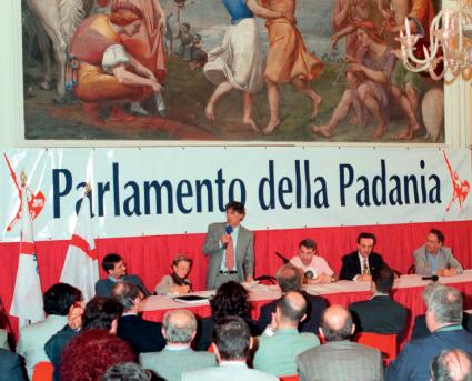 Stefano Cavicchi, Umberto Bossi e il parlamento della Padania, Mantova, 4 maggio 1996.