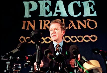 Gerry Penny, Conferenza stampa del negoziatore del Sinn Fein Martin McGuinness, Londra, 26 febbraio 1998.