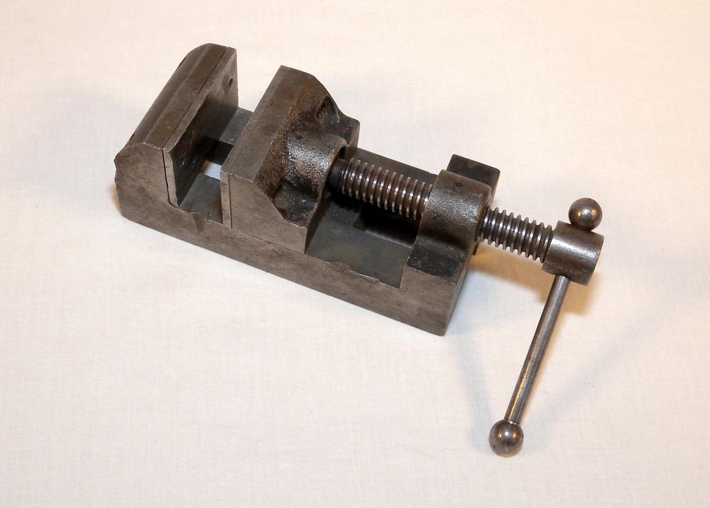 Table vise.