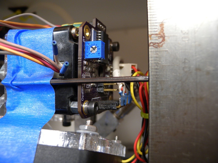 The alignment of each axis is determined by checking the change in alignment over a given length relative to a fixed point. This point will serve as the reference for each axis and will ultimately determine the alignment of the entire machine.